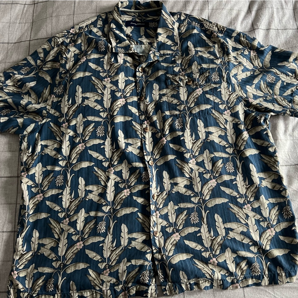 Tommy Bahama Mens Big and Tall Blue Leaf Print Casual Shirt. size 2XB